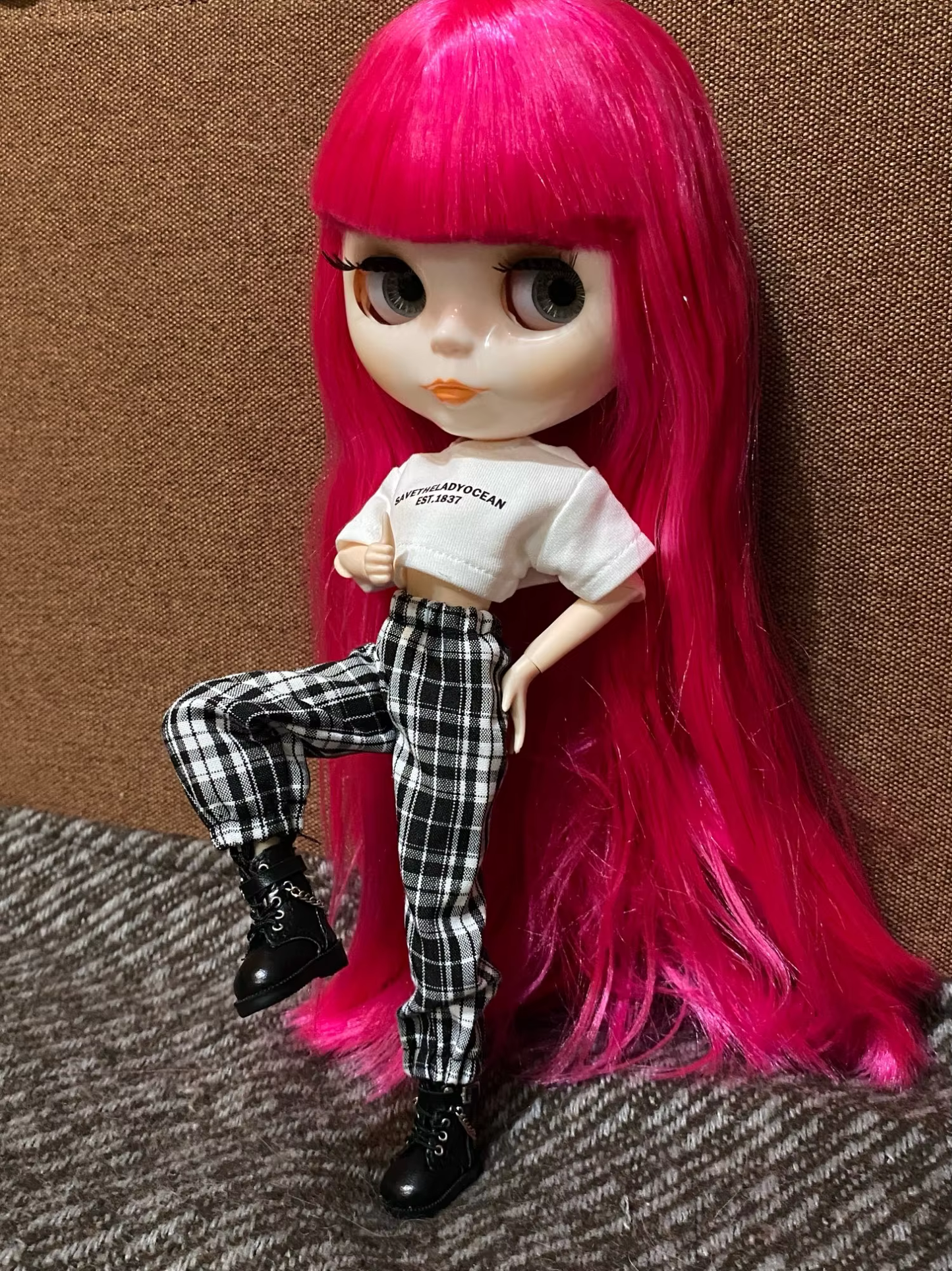 Nude Blythe Doll with White Skin & Shiny Face & Jointed Body & Dark Pink Hair