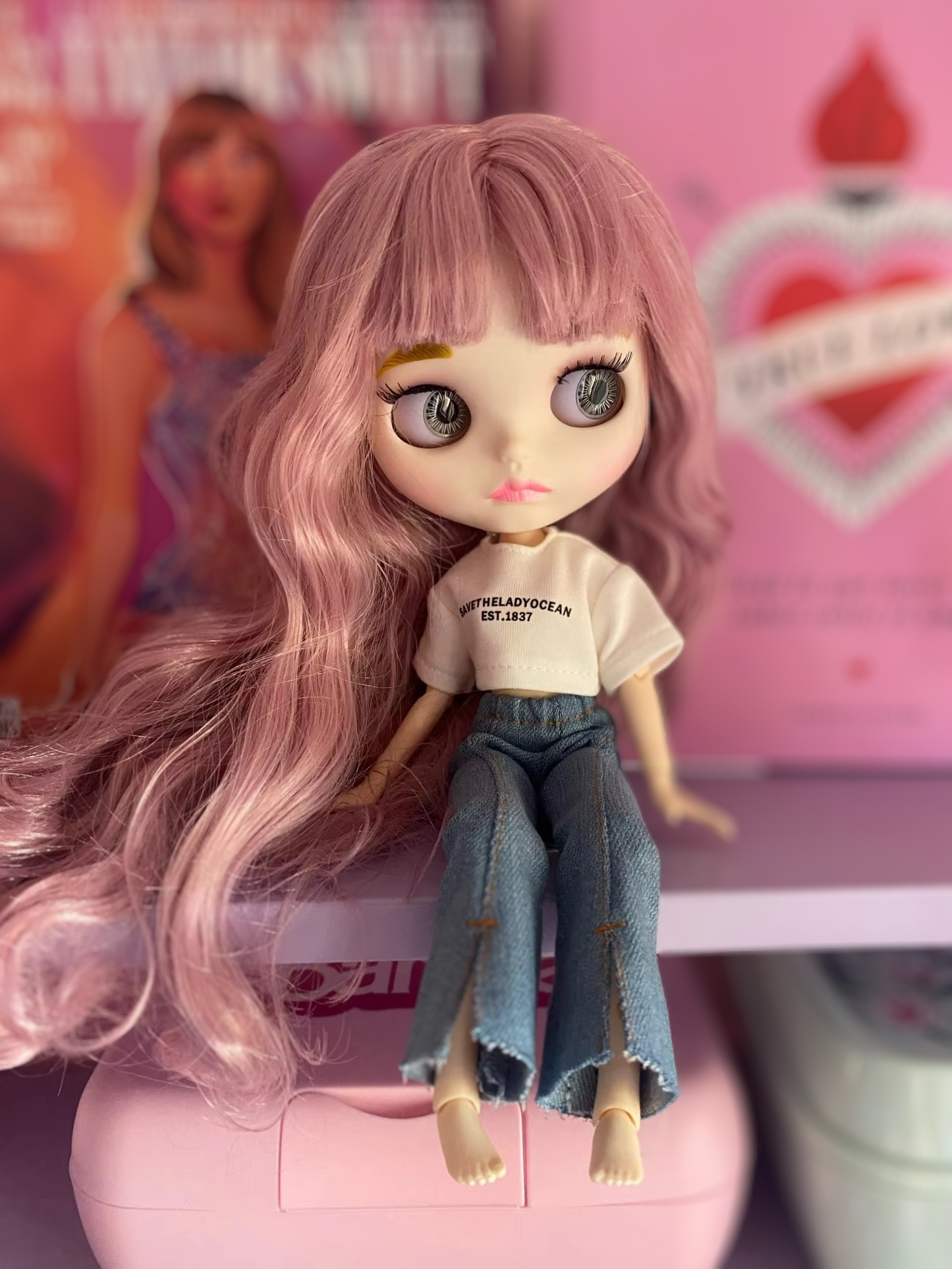Neo Blythe Doll with White Skin, Matte Face, Pink Curly Hair & Bangs, Joint Body