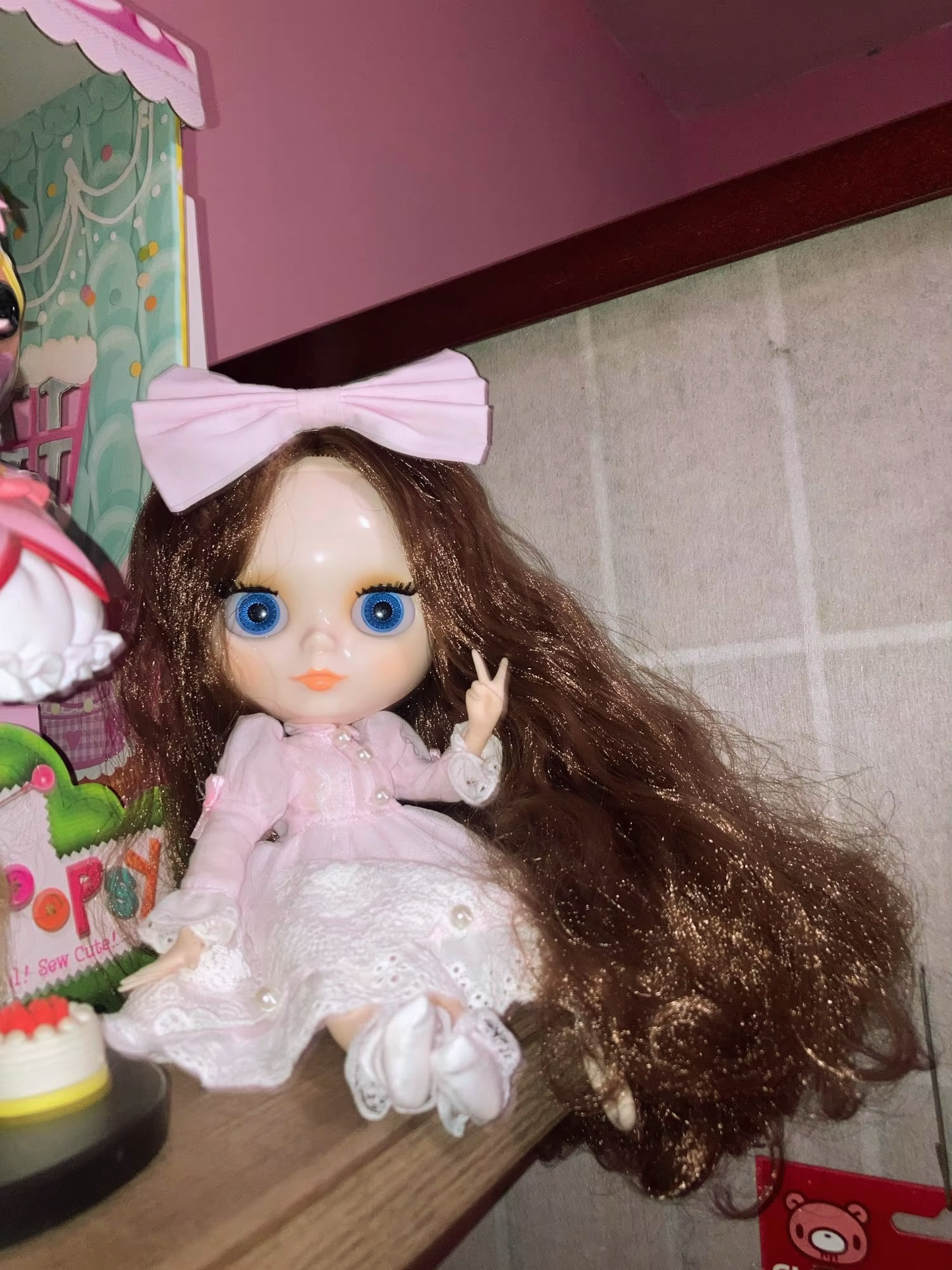 Neo Blythe Doll, White Skin, Matte Face, Short Dark Brown Hair no Bangs, Jointed Body