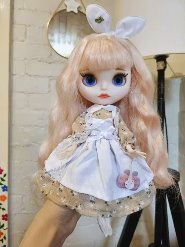 Nude Blythe Doll with Pale Pink Hair, White Skin, Matte Face, Jointed Body