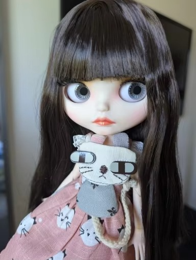 Neo Blythe Nude Doll with White Skin, Matte Face, Brown Long Hair