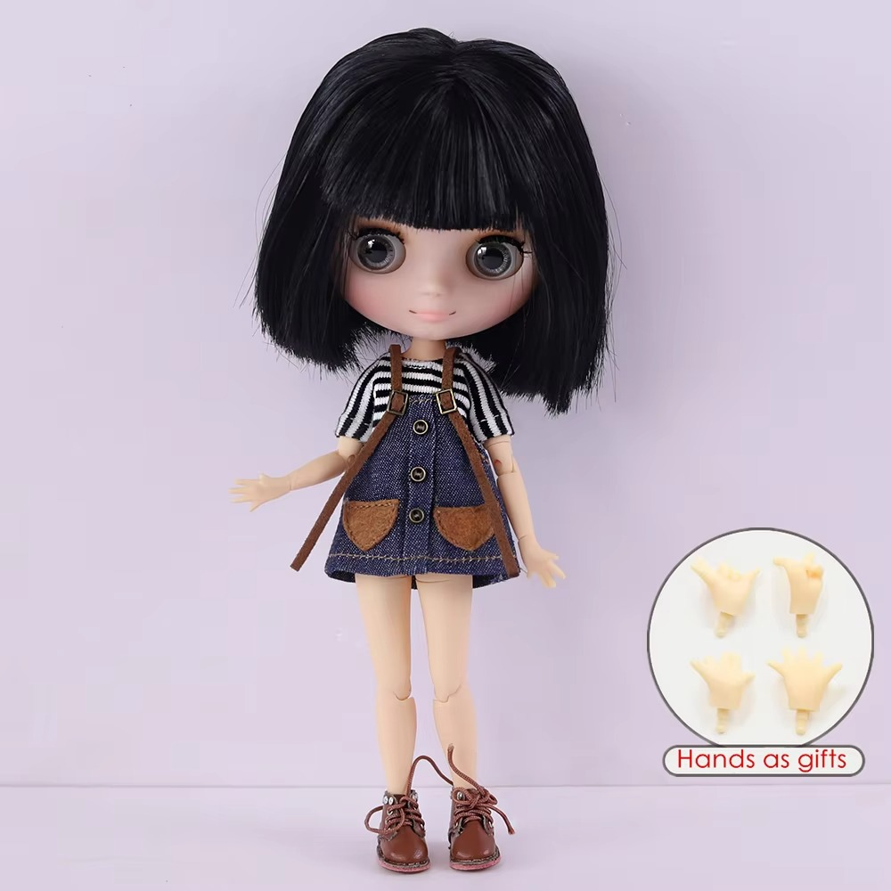 Middie Blythe Doll with Short Black Hair in Denim Dress, Includes Extra Hands as Gifts