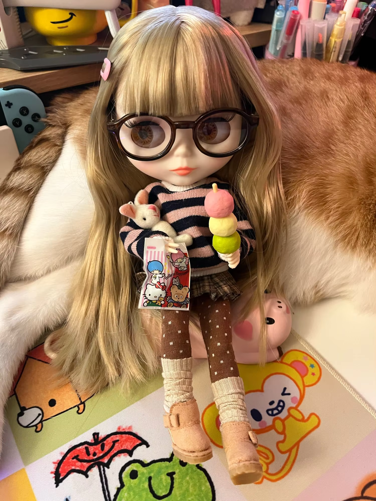 Blythe Doll with Blond Hair, White Skin, Matte Face, Joint Body