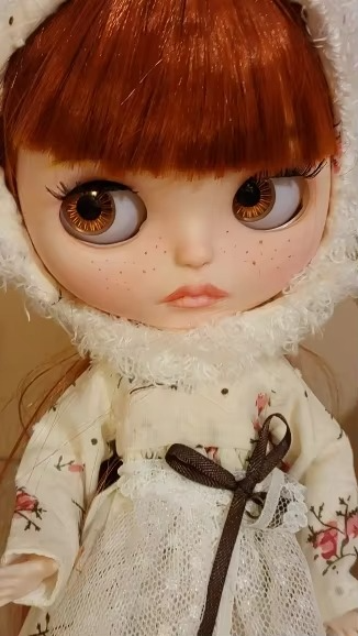 Jennifer - Premium Custom Neo Blythe Doll with Red-Brown Hair, White Skin & Matte Face