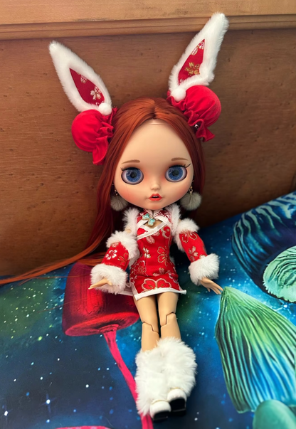 Neo Blythe Doll – Tan Skin, Red Hair, Pouting Lips – OOAK Collectible